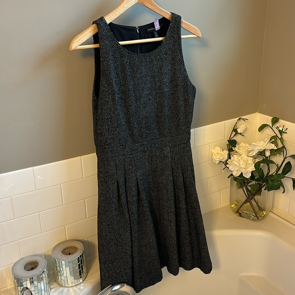 Banana Republic gray tweed style dress